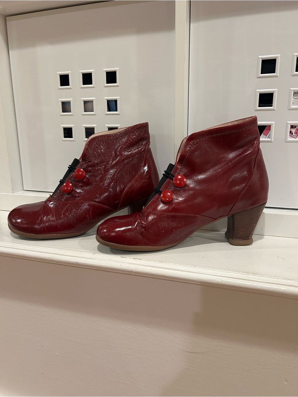 John Fluevog Red Leather Block Heel Ankle Boots - Picture 5 of 7